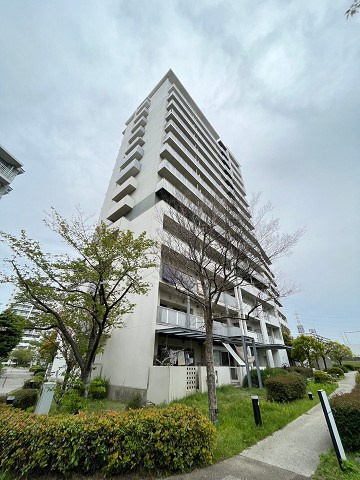 UR浜甲子園さくら街　15号棟の外観