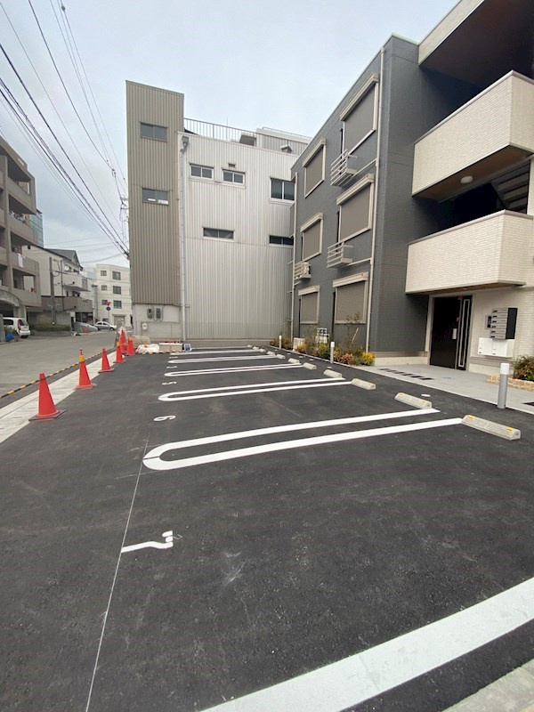 TownCourtの駐車場|駐車場があるので、車を買う予定の方も安心です