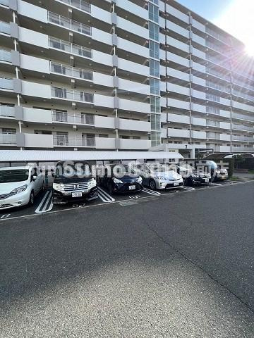 URパークタウン西武庫　7号棟の駐車場|駐車場があります