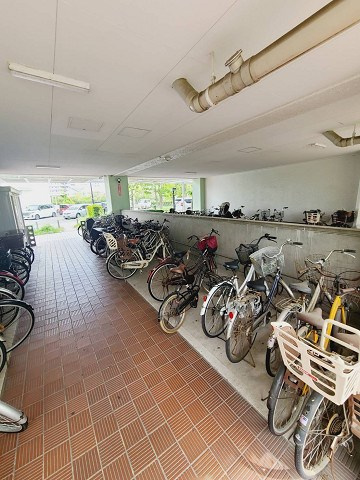 UR武庫川 8号棟の外観