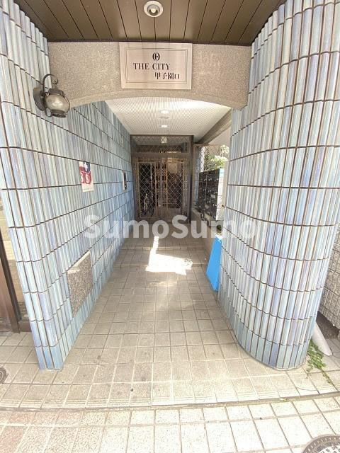 THE CITY甲子園口の外観