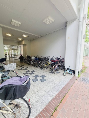 UR武庫川 6号棟の外観