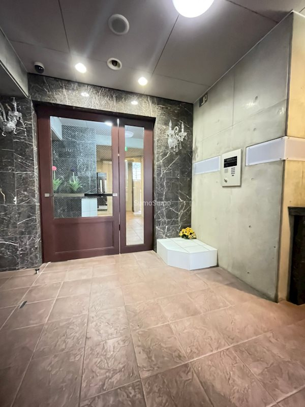 レジュールアッシュ谷町のロビー