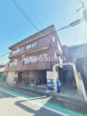 ロイヤル甲子園の外観
