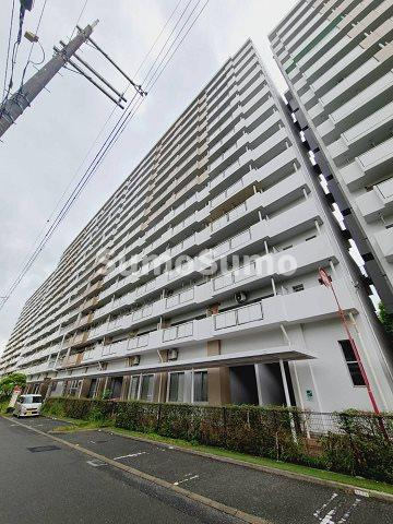 UR武庫川 11号棟の外観