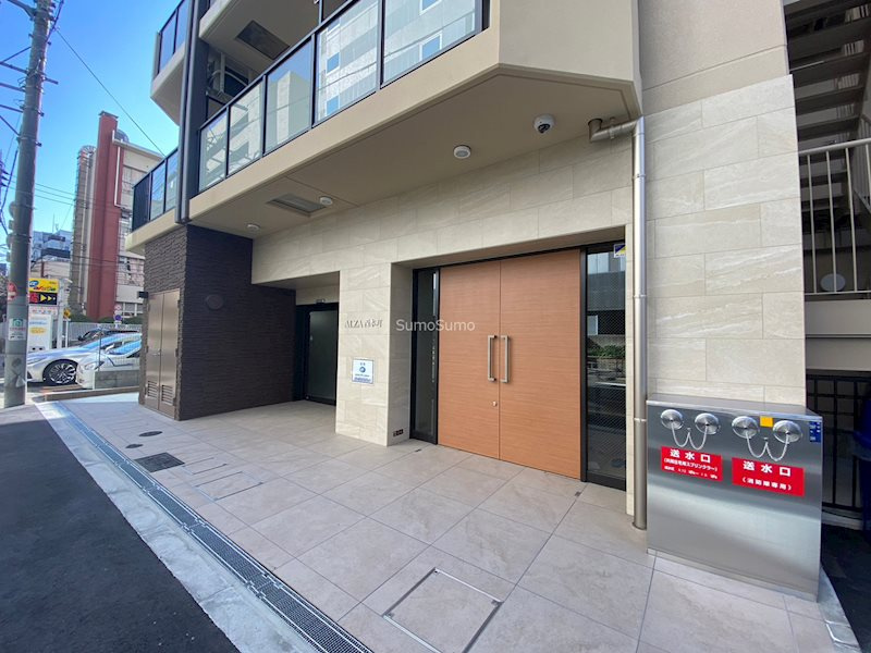 ALZA西本町のエントランス|ゆとりのあるエントランスです