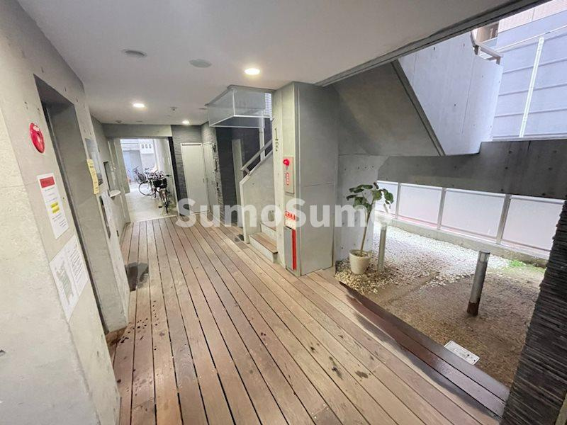BRAVI上本町のロビー|建物の内部です