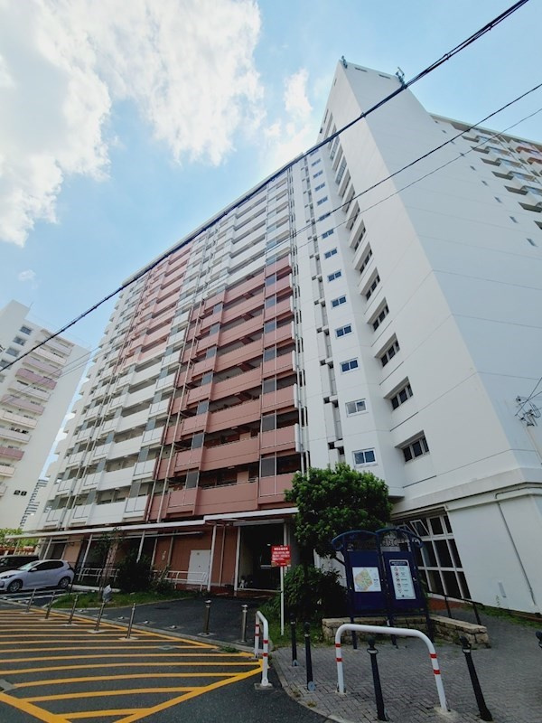 UR武庫川 27号棟の外観