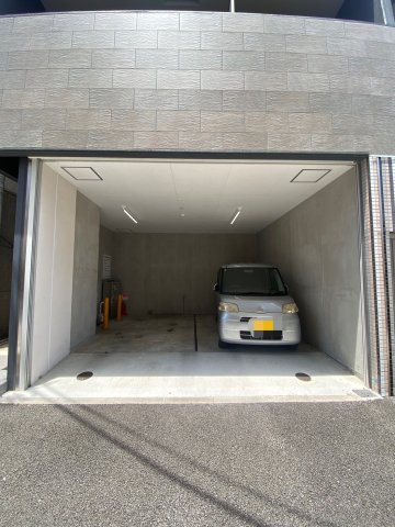 u-ro湊川公園前の駐車場