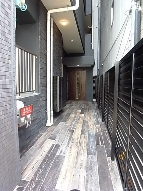 u-ro湊川公園前の外観