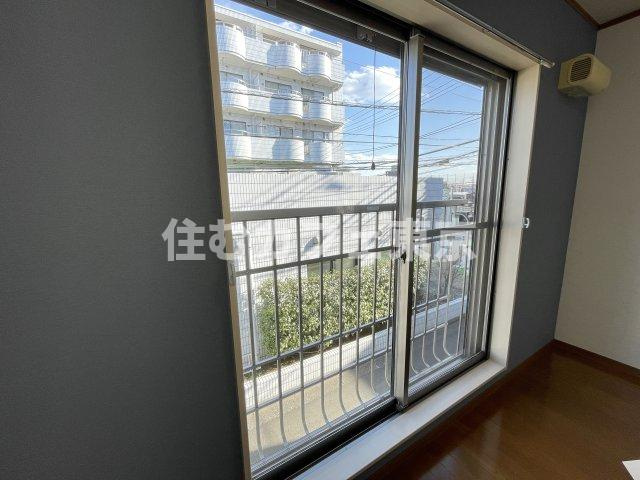 パールフラッツの内装|シャッターがあります