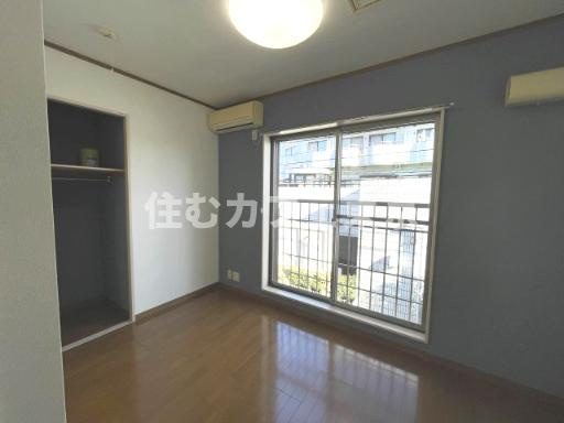 パールフラッツの洋室