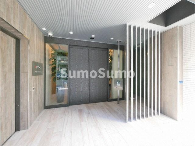 TAT LYON TIMBER TOWNの外観