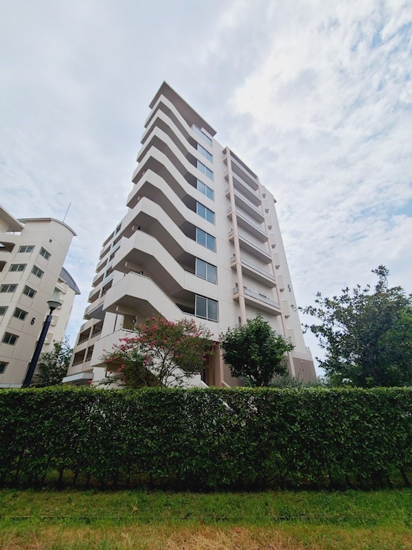 UR西宮マリナパークシティ丘のある街　5号棟の外観