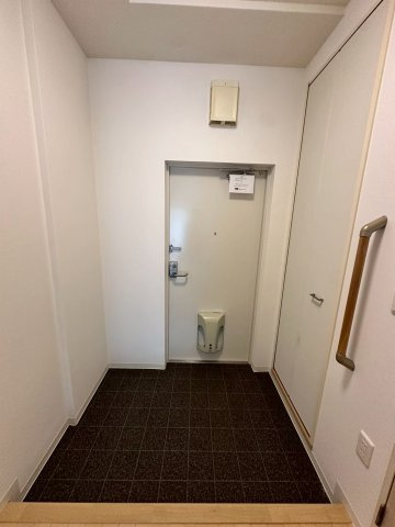 UR浜甲子園なぎさ街 27号棟の玄関