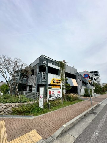 UR浜甲子園なぎさ街 27号棟の駐車場