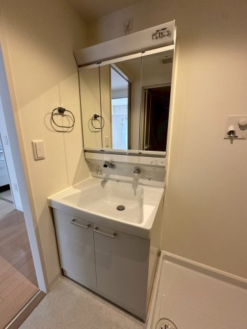 UR浜甲子園なぎさ街 27号棟の洗面所