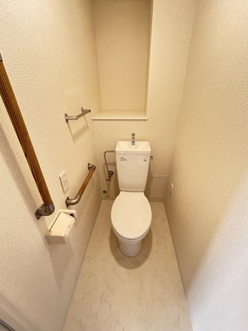 URパークタウン西武庫　17号棟のトイレ|落ち着いたトイレです