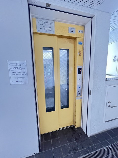 UR浜甲子園さくら街　2号棟のエントランス