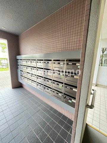 UR浜甲子園さくら街　13号棟の外観