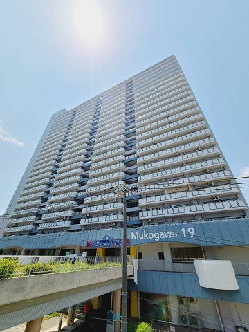 UR武庫川 19号棟の外観