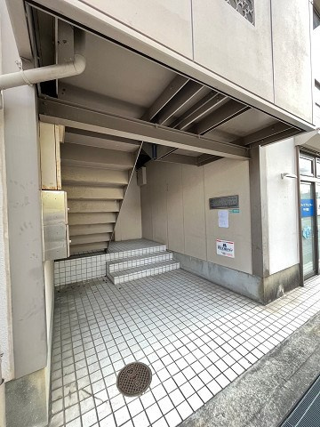 CASA　IKUMATAの外観