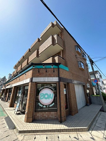 CASA　A-1の外観