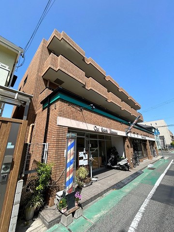 CASA　A-1の外観