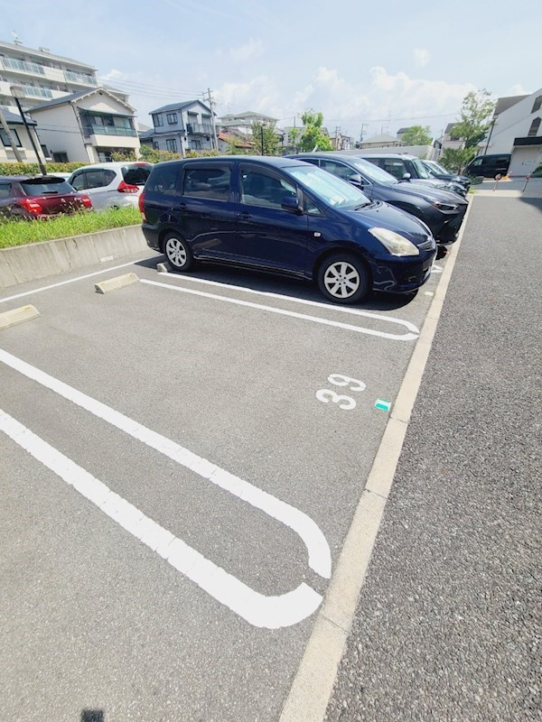URシティハイツ西宮北口の駐車場