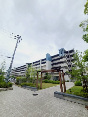 UR浜甲子園なぎさ街 35号棟の外観