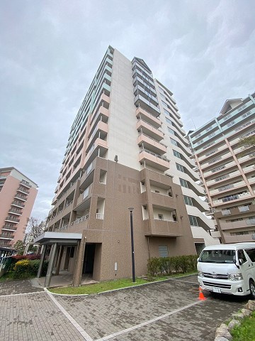 UR西宮マリナパークシティ丘のある街　4号棟の外観