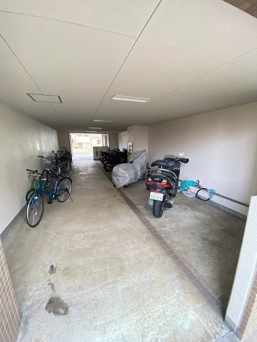 UR西宮マリナパークシティ丘のある街　4号棟の外観
