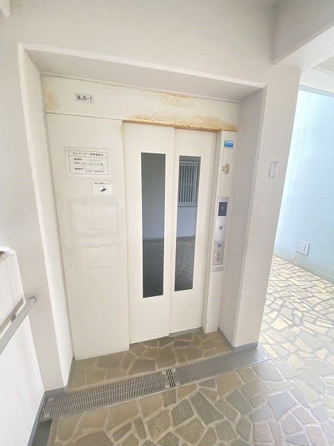 UR浜甲子園さくら街　15号棟の外観