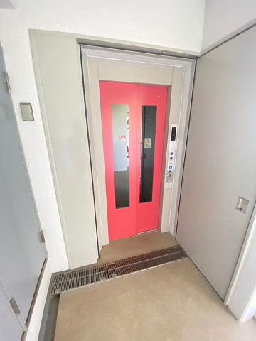 UR浜甲子園さくら街　9号棟の外観