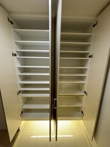 大阪市西区南堀江２丁目の賃貸マンションの収納