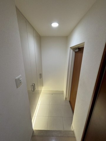 BRAVI南堀江の玄関