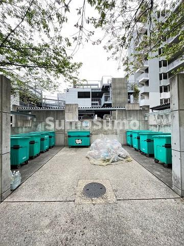 UR浜甲子園さくら街　15号棟の外観