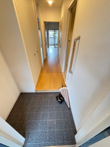 UR浜甲子園なぎさ街 27号棟の玄関