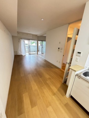 UR浜甲子園なぎさ街 27号棟の居間・リビング