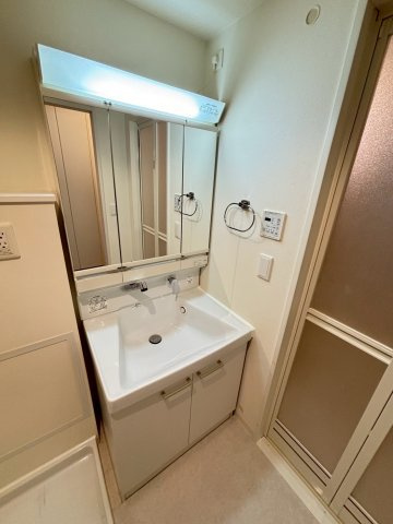 UR浜甲子園なぎさ街 27号棟の洗面所