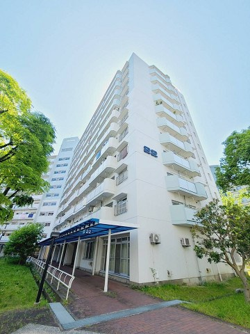 UR武庫川 22号棟の外観