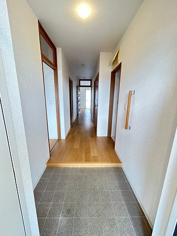 URサンラフレ鳴尾北　13号棟の玄関