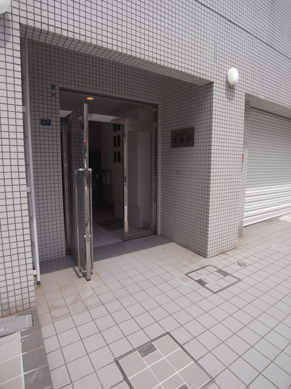 Apartments 大倉山の外観