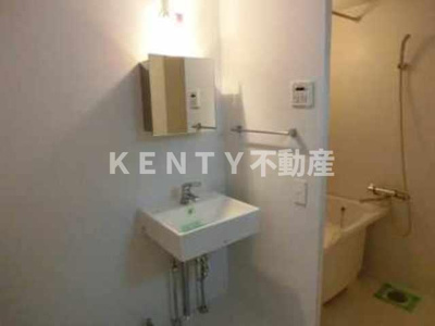 【洗面所】 | ＬＵＭＩＥＲＥ南品川Ｂ | 広い洗面スペース