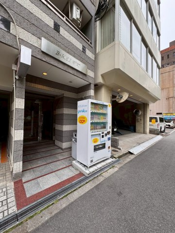 B-RISE新町のエントランス