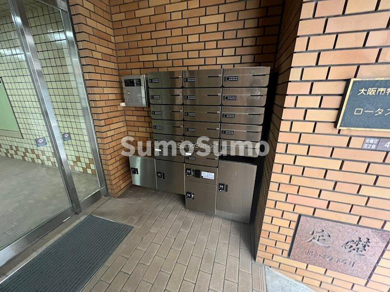 ロータス阿弥陀池スクエアのエントランス