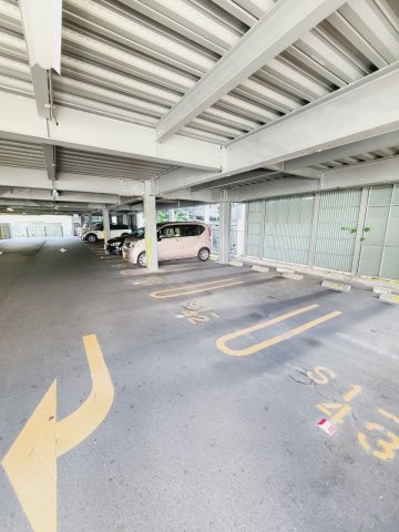 UR浜甲子園さくら街　17号棟の駐車場