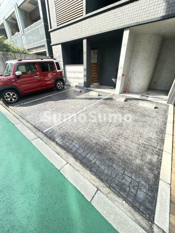 to U Uehommachiの駐車場