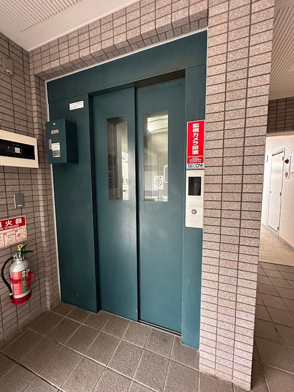 AH徳井のロビー