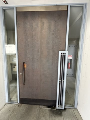 22番館のエントランス